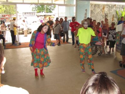 Apresentação teatral no Hospital Universitário